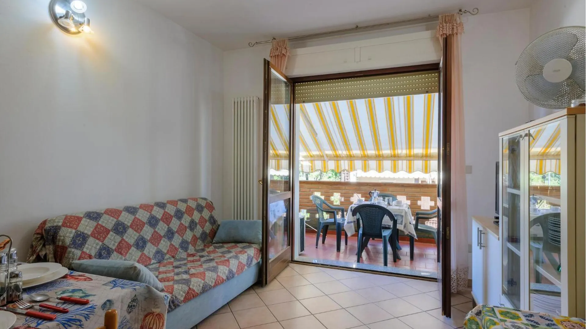 Cozy Apartment In Comacchio With Wifi